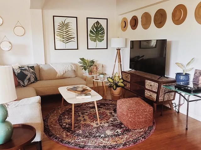 30 Bohemian Living Room Ideas: Unleash Your Free Spirit with Boho Decor! 2 Minimal Modern Lines and Palm Print Details