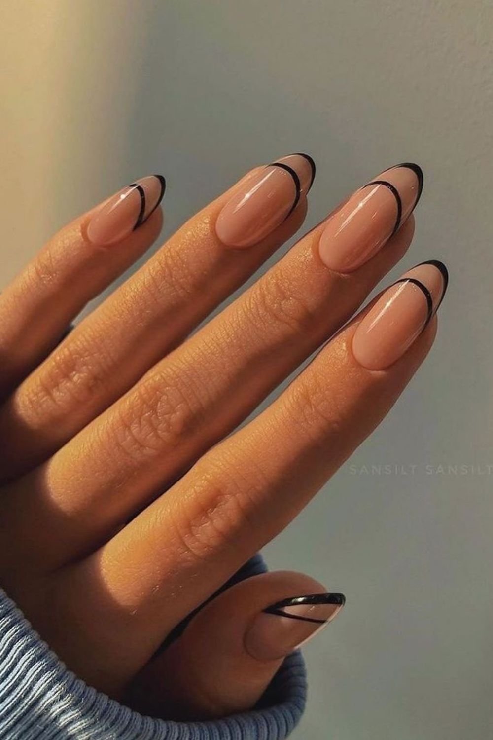 30 Black Nail Art Designs 2025: Unleash Your Style with Trendy Looks! 5 Minimal French Elegance