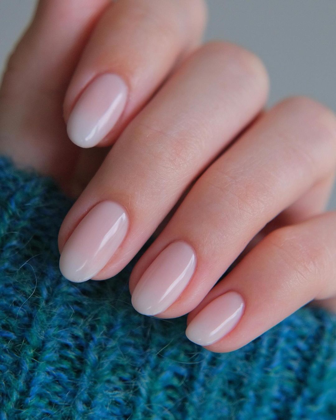 Soft Gradient Oval Nails
