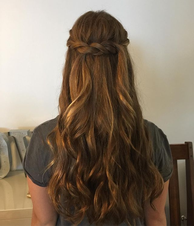 Knotted Half-Updo