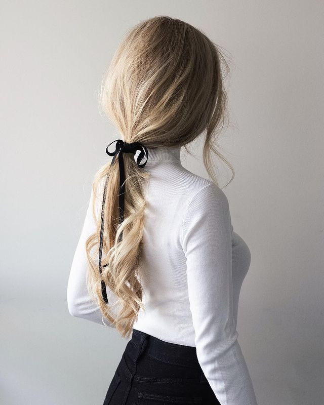 Undone Ponytail With a Lace Ribbon