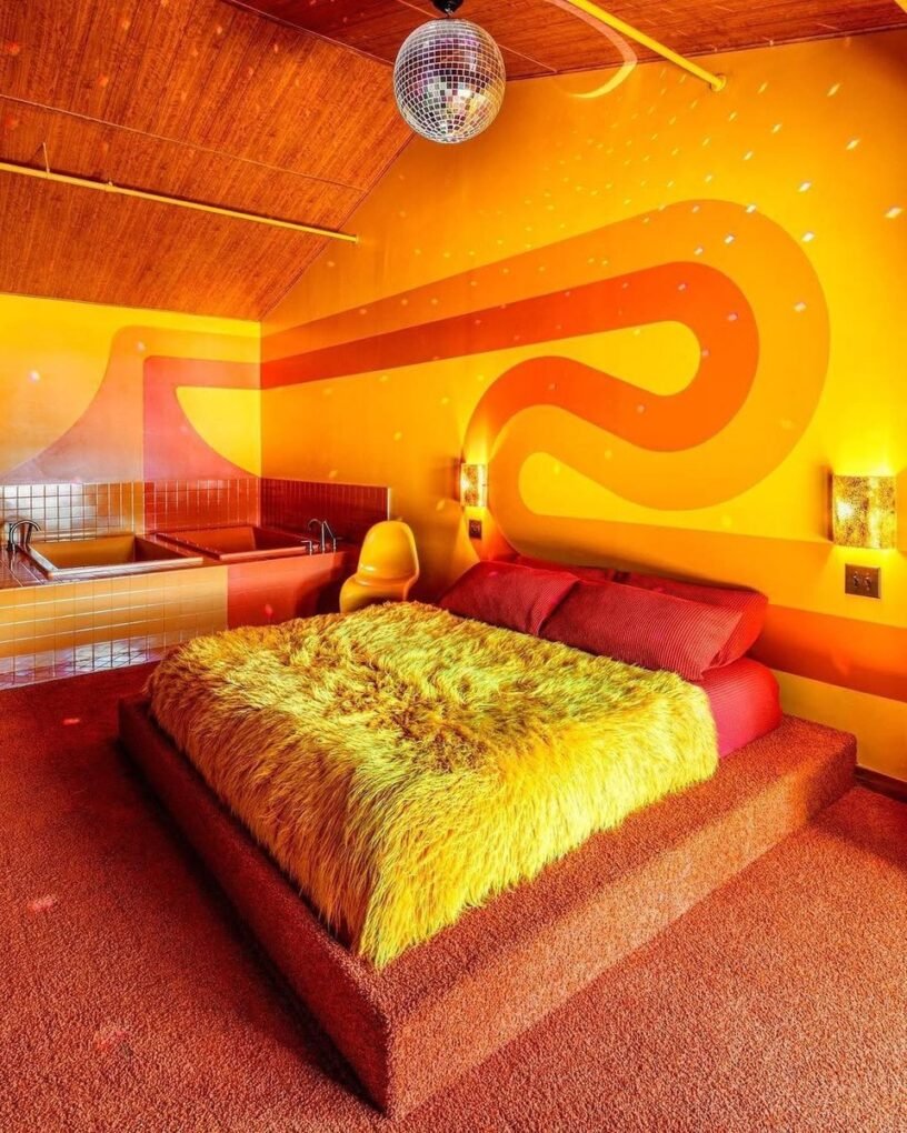 25 Colorful Bedroom Ideas That Will Brighten Your Day 2 1970s Aesthetic Bedroom