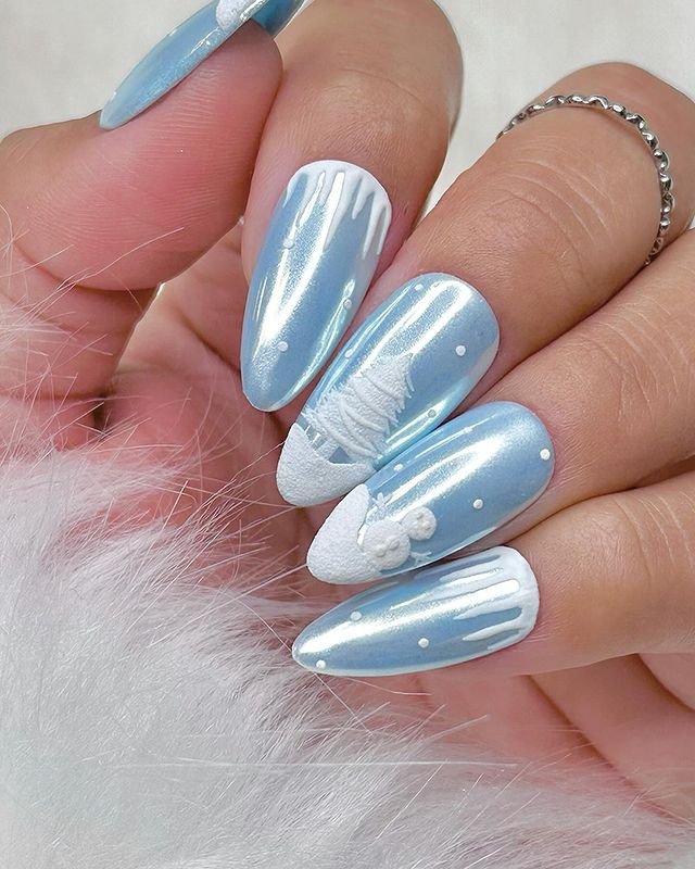 25 Funky Winter Nail Designs to Try This Season 9 Christmas Tree Decorations
