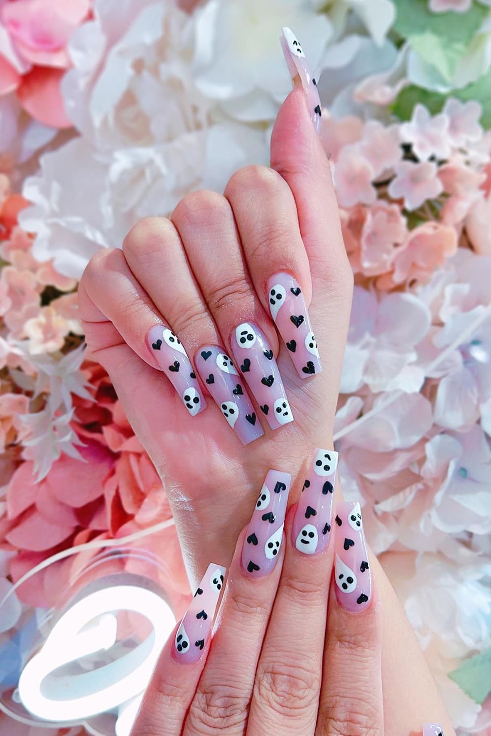 Cute Ghosts and Hearts