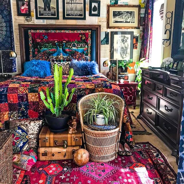 25 Colorful Bedroom Ideas That Will Brighten Your Day 10 Extreme Artsy Maximalist