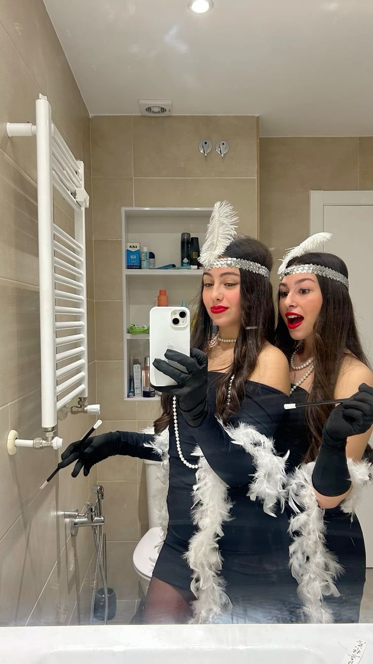 25 Best Duo Halloween Costume Inspiration for 2025 22 FLAPPERS