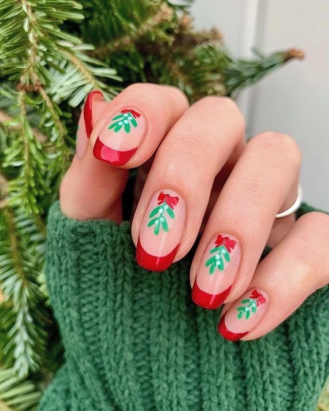 25 Funky Winter Nail Designs to Try This Season 24 Festive Mistletoe Accents