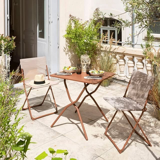 15 Patio Dining Ideas: Perfect Solutions for Cozy Outdoor Meals 1 Flexible and Foldable