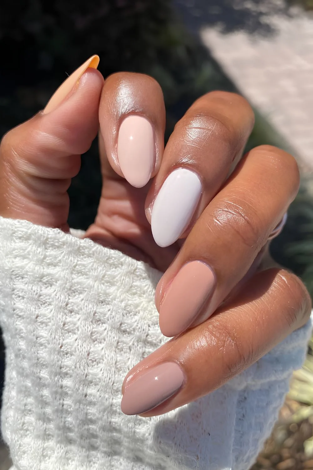 25 Elegant Neutral Nail Ideas for a Sophisticated Look 11 Neutral Gradient