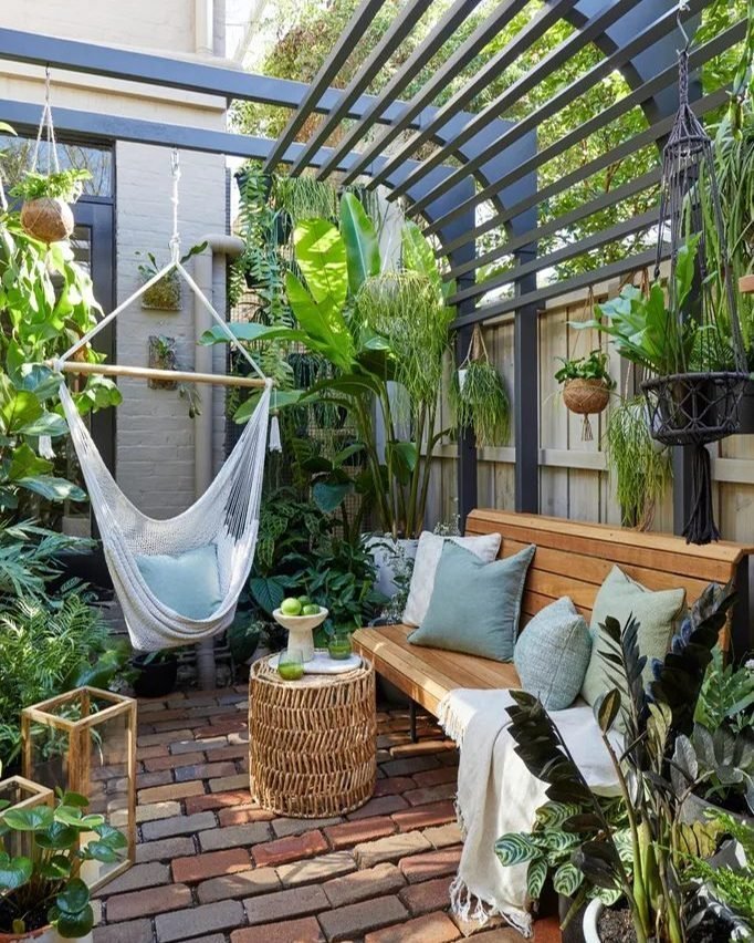 20 Garden Decor Ideas to Beautify Your Outdoor Space 7 Hammock Corner