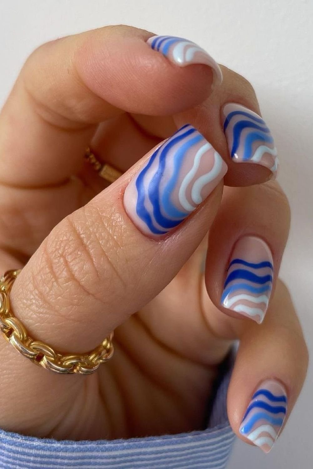 25 Stunning Royal Blue Nail Designs You’ll Want Right Now 4 Wavy Square Layers