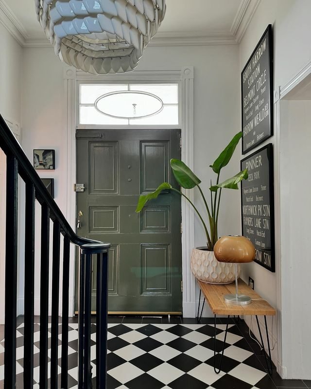 15 Stunning Entryway Decor Ideas to Welcome You Home 1 Sayings and Reminder Boards