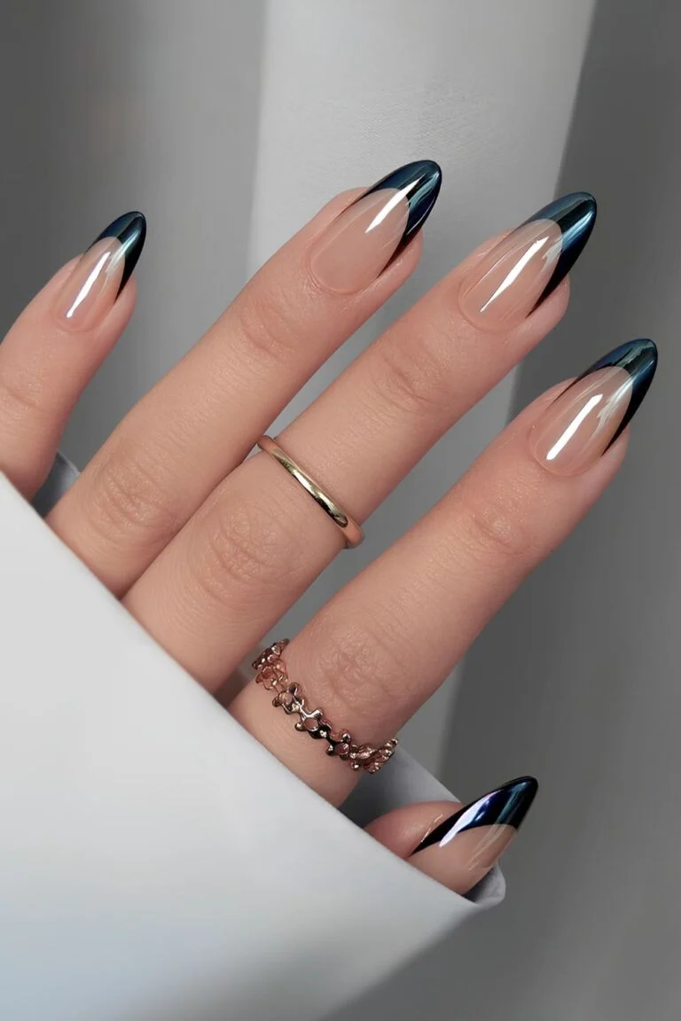 Shiny black nails