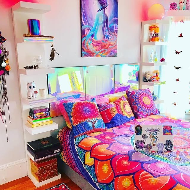 25 Colorful Bedroom Ideas That Will Brighten Your Day 21 Space Queen