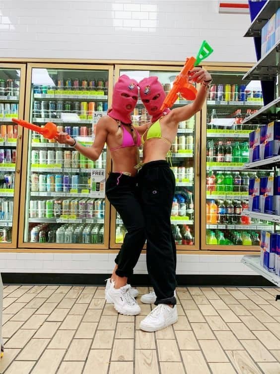 40 Cutest College Halloween Costumes That Everyone’s Talking About 23 Spring Breakers Halloween Costume