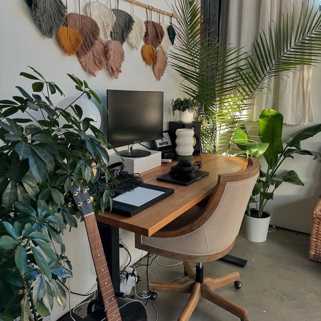 30 Easy Boho Home Office Ideas: Make Your Small Space Cozy! 1 Warm and Nature-Inspired