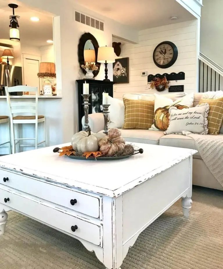 30 Fall Coffee Table Decor Ideas to Warm Up Your Home 13 White Coffee Table with Pumpkins