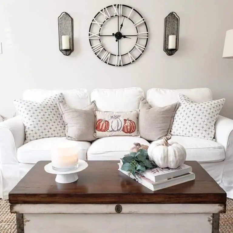 30 Fall Coffee Table Decor Ideas to Warm Up Your Home 10 White Living Room Fall Decor