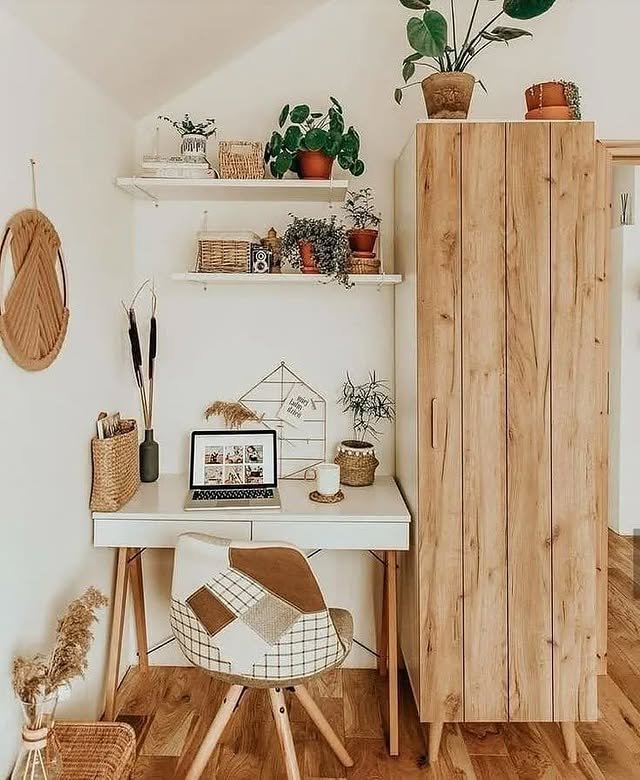 30 Easy Boho Home Office Ideas: Make Your Small Space Cozy! 12 Wooden Texture