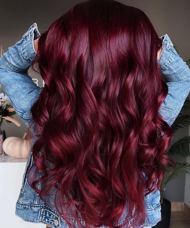 30 Gorgeous Burgundy Balayage Ideas You’ll Want to Try ASAP 22 Velvet Burgundy Waves