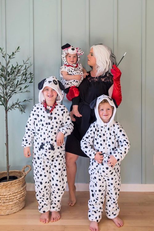 Top 50 Family Halloween Costumes for 2025: Creative Ideas for Every Crew 17 dalmations and cruella