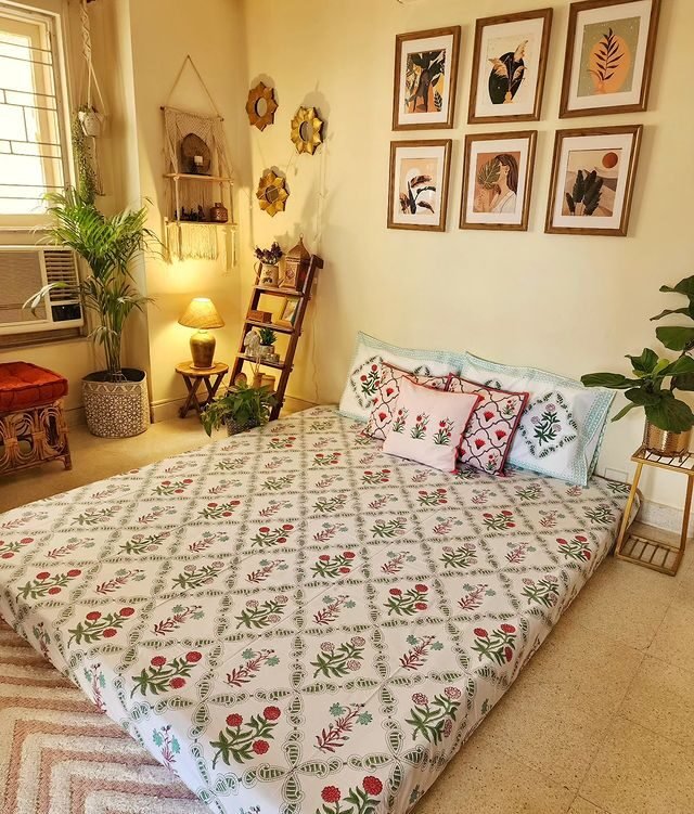 20 Boho Dorm Room Ideas to Transform Your College Space 6 Framed Bohemian