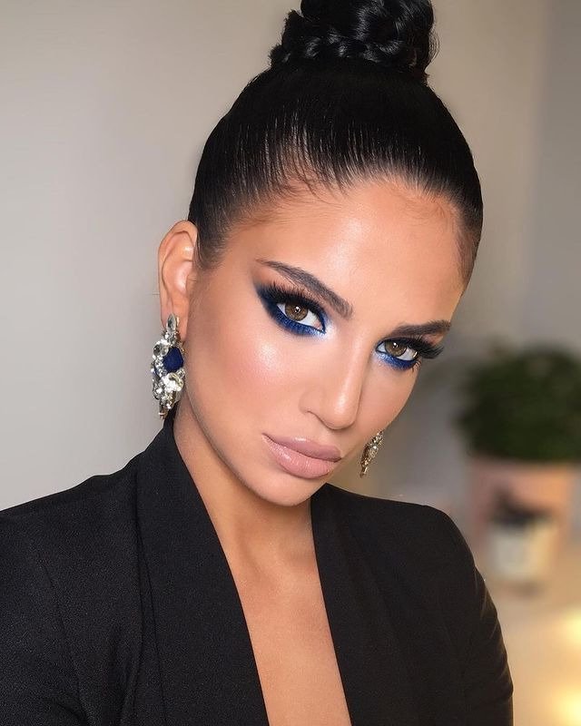 20 Stunning Smokey Eye Makeup Looks for Every Occasion 10 Blue Smokey Eye
