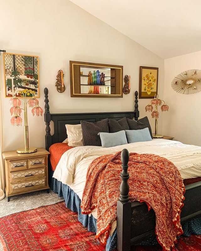 20 Boho Dorm Room Ideas to Transform Your College Space 17 Vintage Style