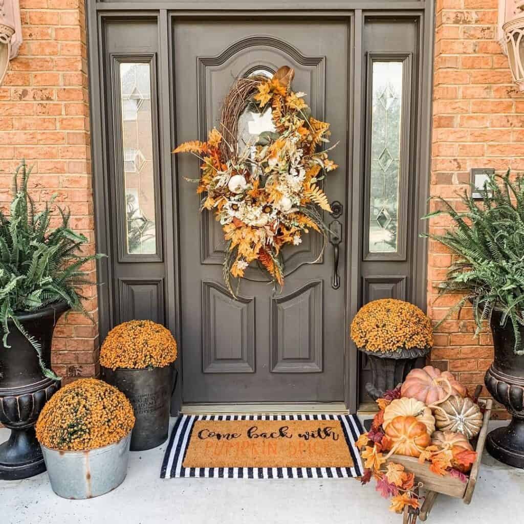25 Chic & Cozy Fall Wreath Ideas to Celebrate the Season 13 Oversized Fall Door Wreath