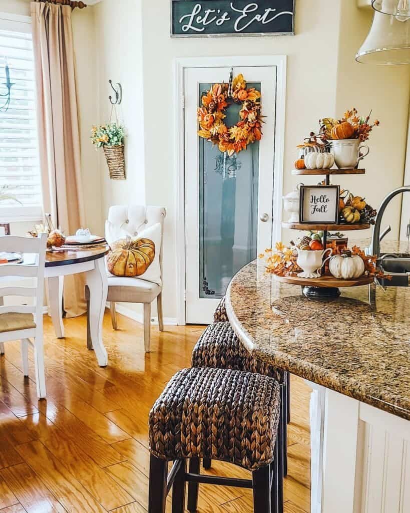 25 Chic & Cozy Fall Wreath Ideas to Celebrate the Season 6 Small Wreath Design