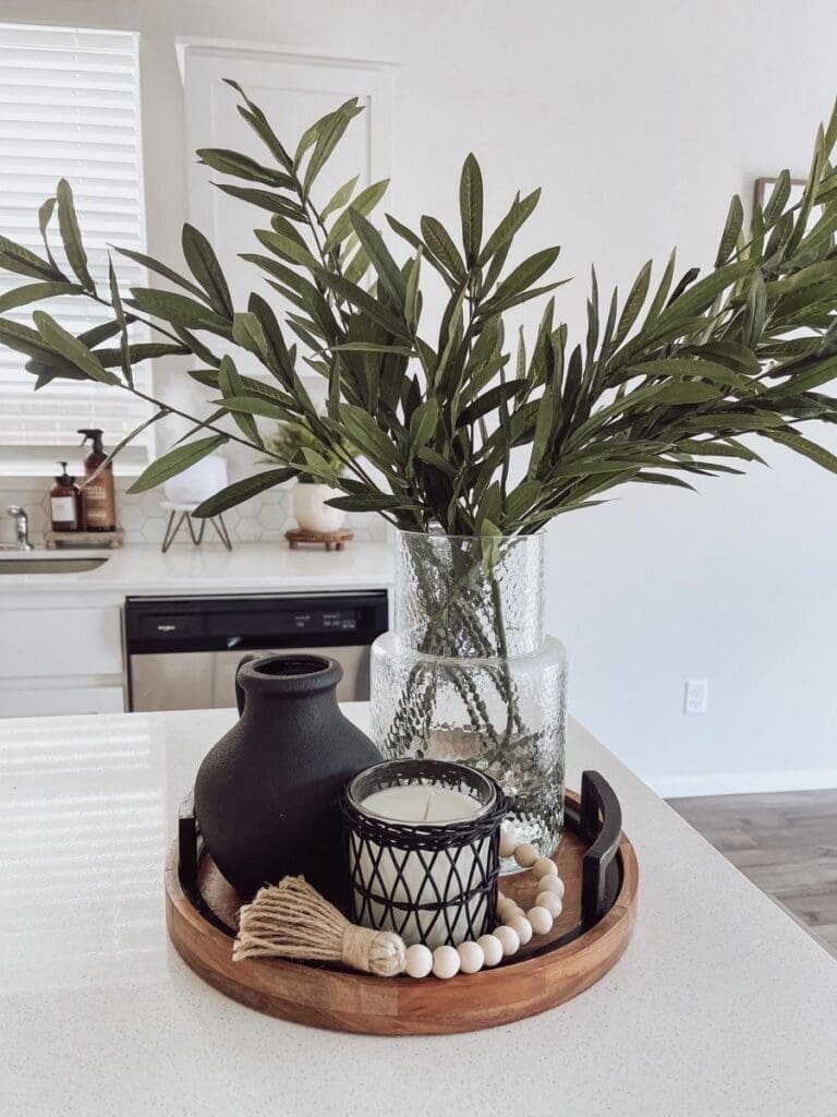20 Beautiful Kitchen Island Centerpiece Designs 7 Black and White Scheme