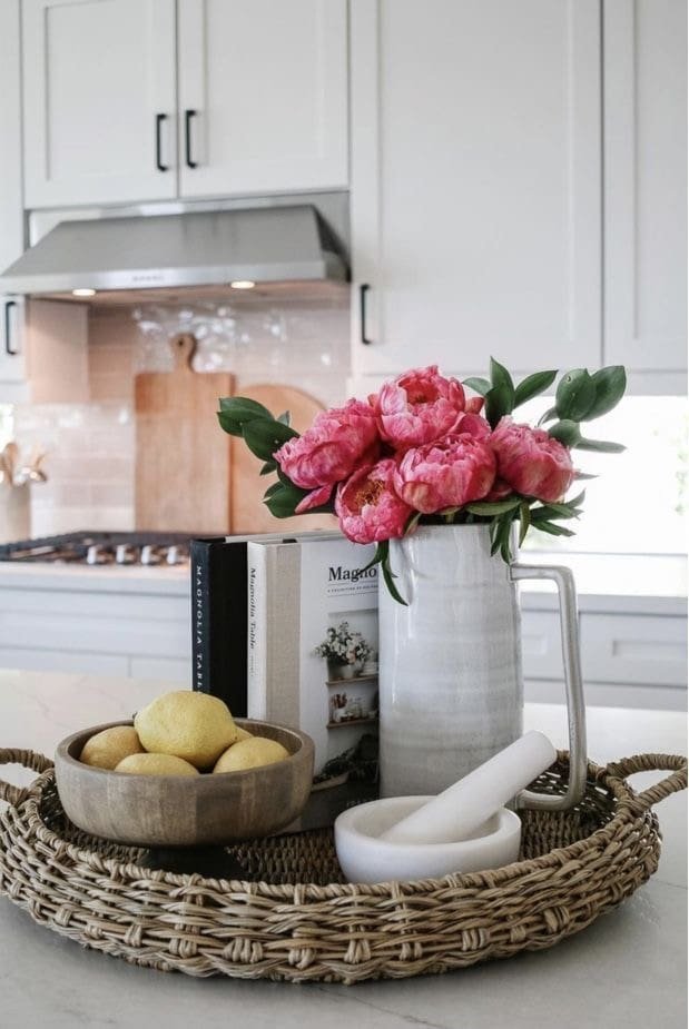 20 Beautiful Kitchen Island Centerpiece Designs 11 Book Display