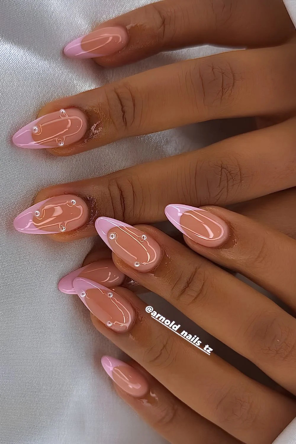 25 Best Light Pink Nail Designs for Every Occasion 9
