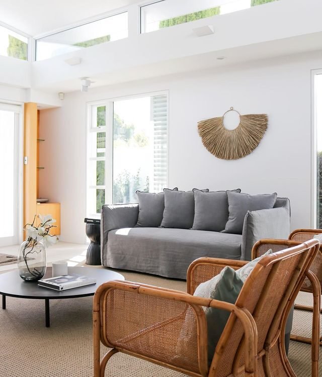 15 Coastal Living Room Decor Ideas for a Fresh, Airy Feel 5 Modern with Traditional Elements Twist
