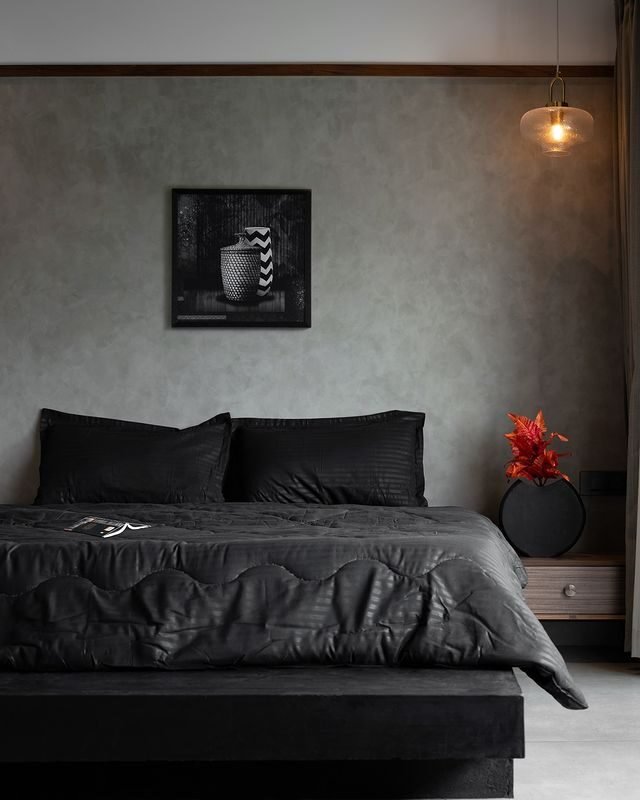 15 Dark Feminine Bedroom Ideas for a Bold and Elegant Space 4 Personal Style Artwork