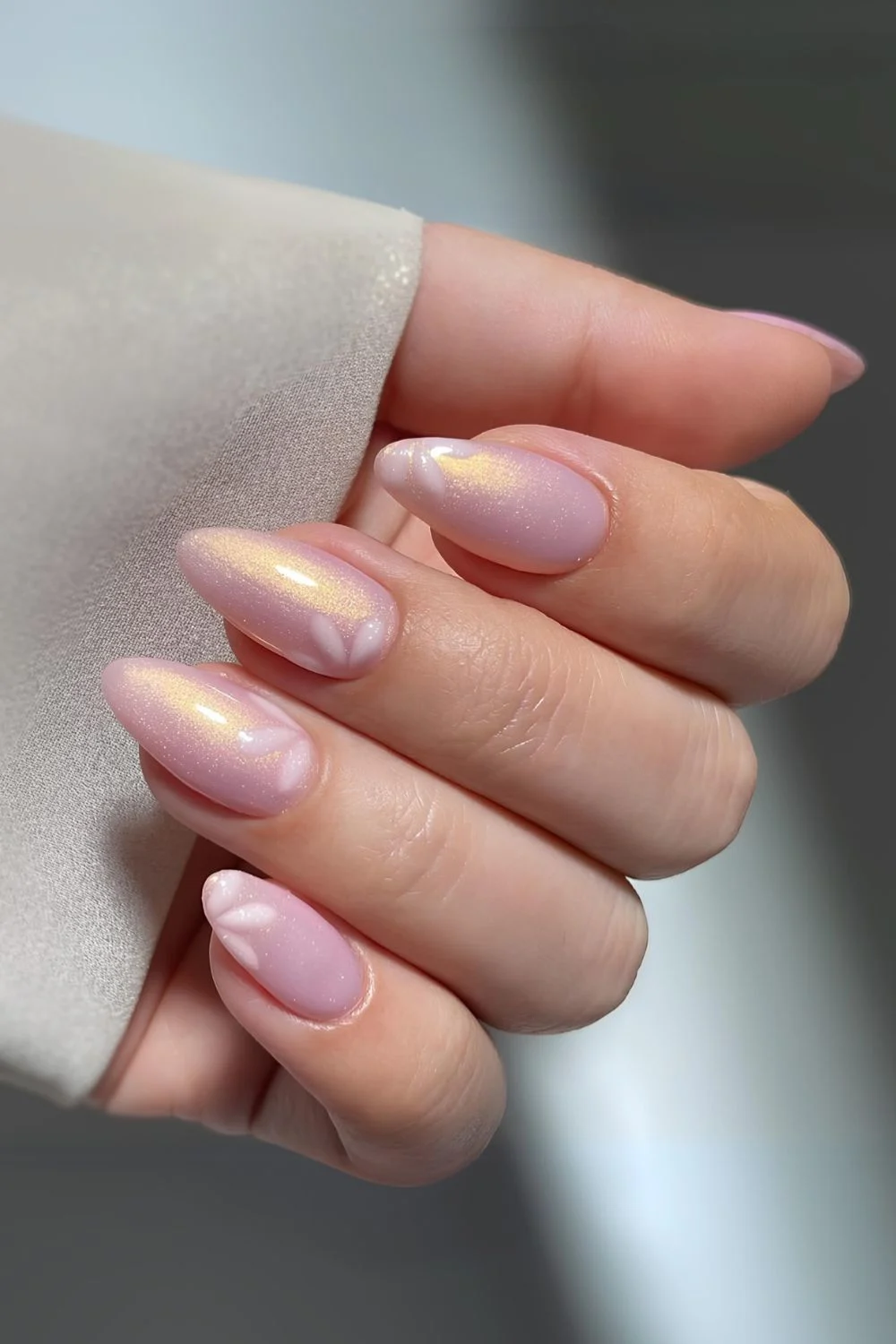 25 Best Light Pink Nail Designs for Every Occasion 10