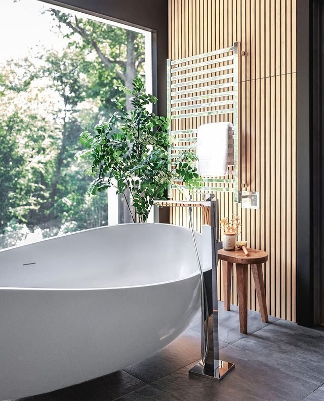 20 Beautiful Japandi Bathroom Ideas for Modern Homes 15 Transparent Glimpse