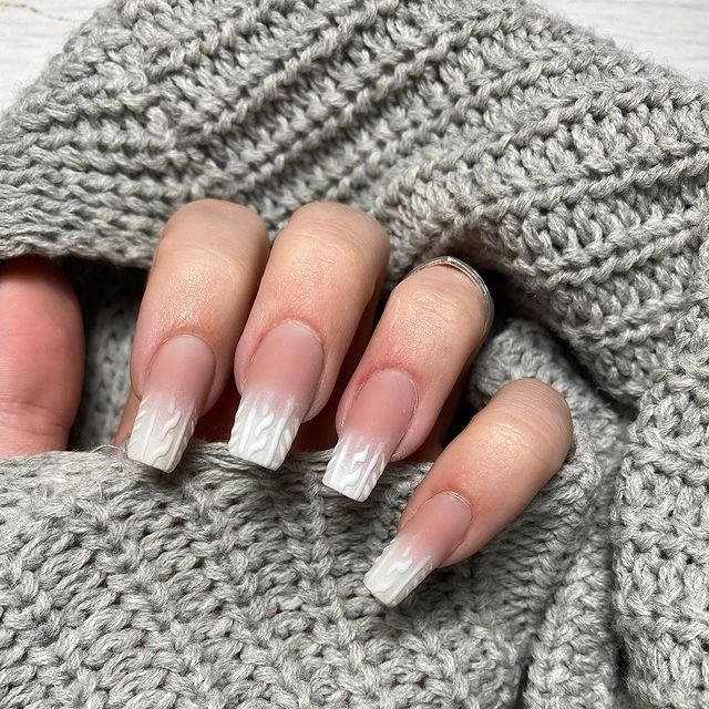 Cable Knit Ombre Nails