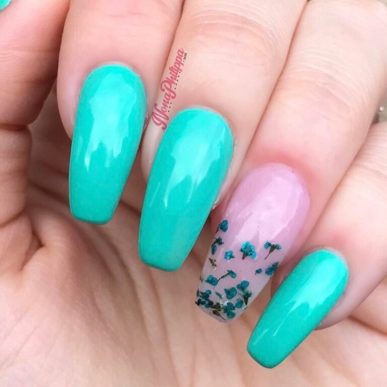 20 Stunning Turquoise Nail Ideas for a Fresh, Chic Look 2 Dried Flowers Accent