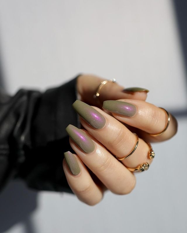 25 Elegant Winter Coffin Nail Designs You’ll Love 14 Arctic Aurora