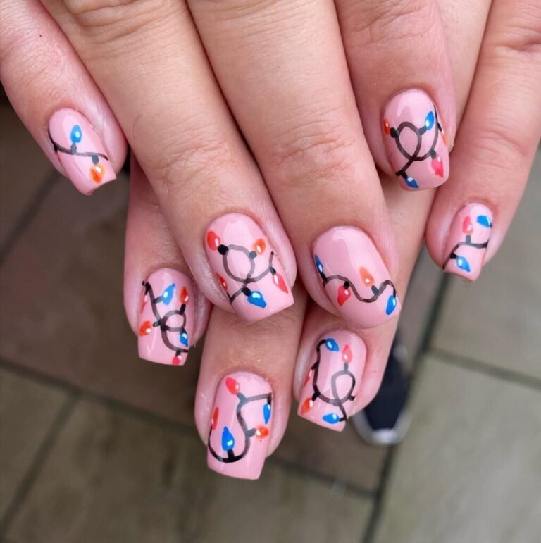 20 Pink Christmas Nail Inspirations – Festive & Feminine Holiday Looks 6 Christmas Lights