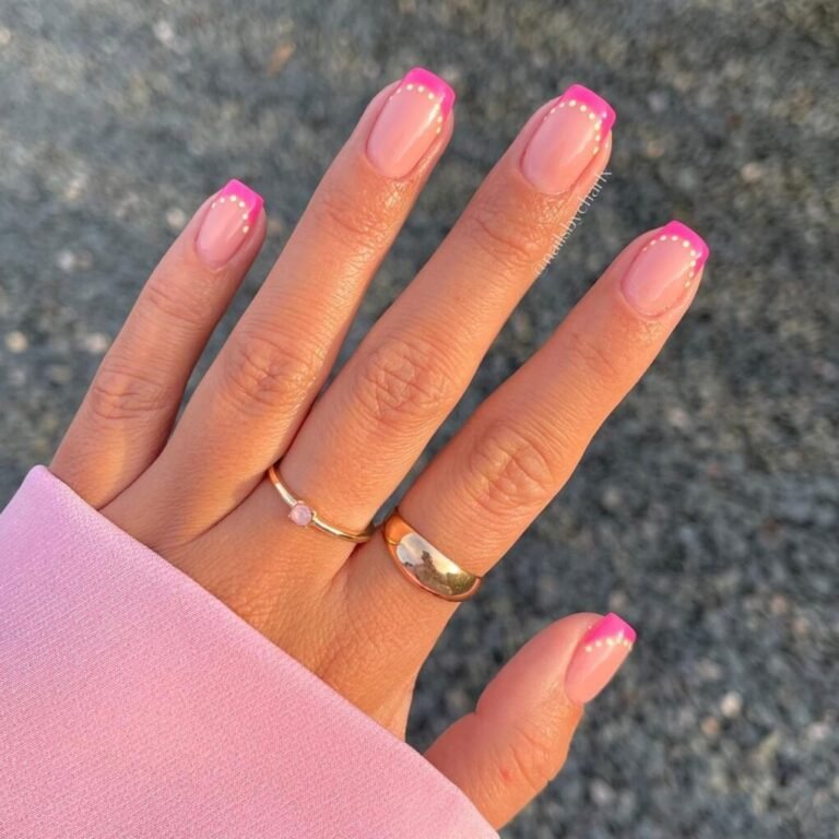 20 Pink Christmas Nail Inspirations – Festive & Feminine Holiday Looks 8 Festive French Tips