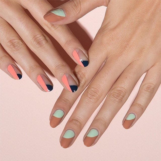 25 Funky Winter Manicure Designs You’ll Want to Try 21 Après Ski Resort Inspired Nails