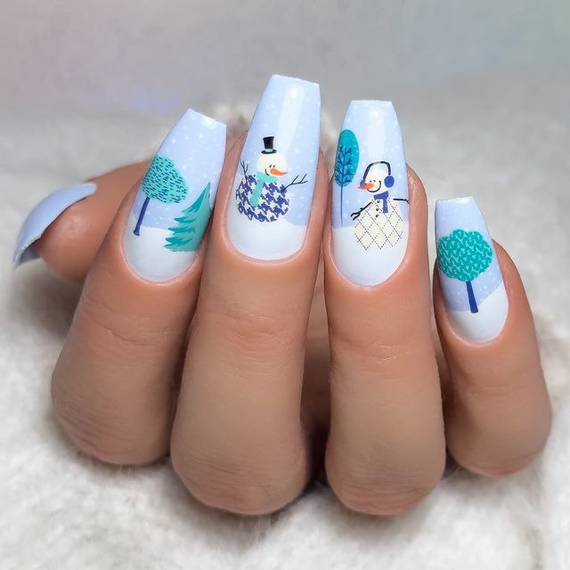25 Funky Winter Manicure Designs You’ll Want to Try 13 Snowman Playing in the Snow