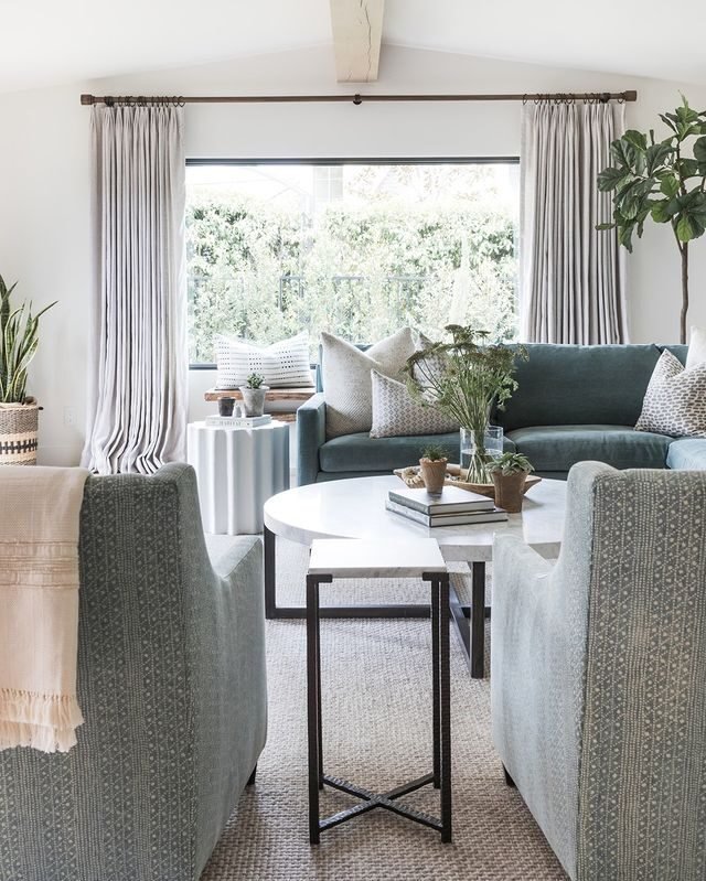 15 Coastal Living Room Decor Ideas for a Fresh, Airy Feel 2 Hacienda Setup