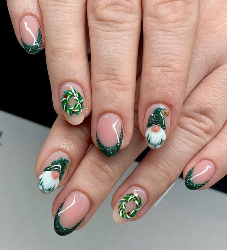 25 Festive Green Christmas Nails to Brighten the Holidays 23 Festive Ornaments Nails