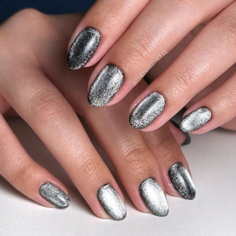 25 Dark Winter Nail Ideas That Are Perfectly Moody & Chic 3 Velvet Noir