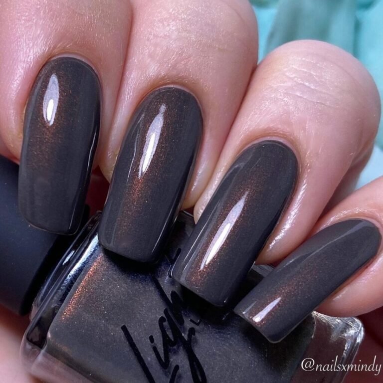 25 Dark Winter Nail Ideas That Are Perfectly Moody & Chic 6 Mystical Moonstone