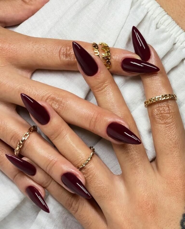 25 Dark Winter Nail Ideas That Are Perfectly Moody & Chic 8 Vampire’s Kiss