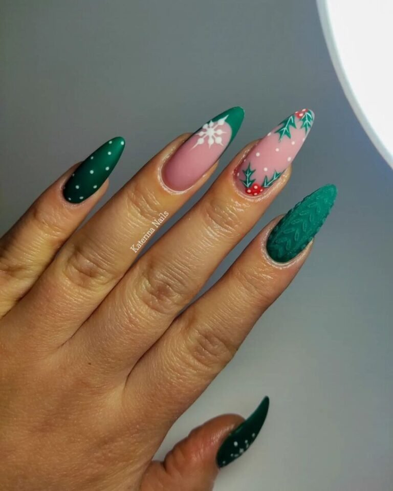 25 Dark Winter Nail Ideas That Are Perfectly Moody & Chic 15 Feeling Festive